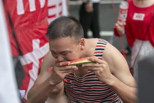 小网红吃瓜群众是谁啊,网络红人的神秘面纱 第1张 小网红吃瓜群众是谁啊,网络红人的神秘面纱 第1张